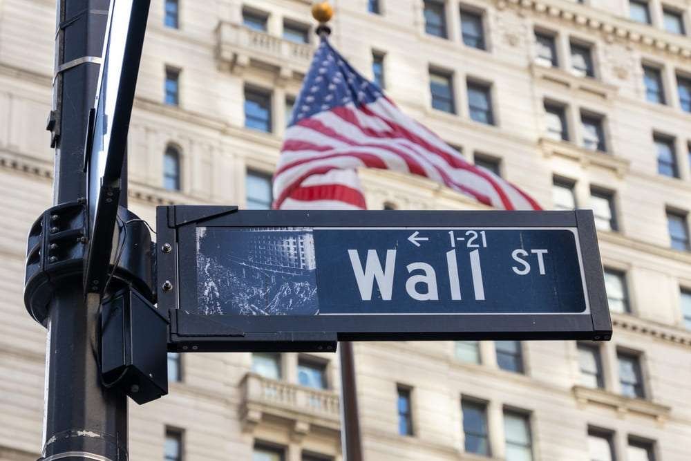 Wall Street, İran gerilimi ve Trump'ın tarife tehdidiyle düştü