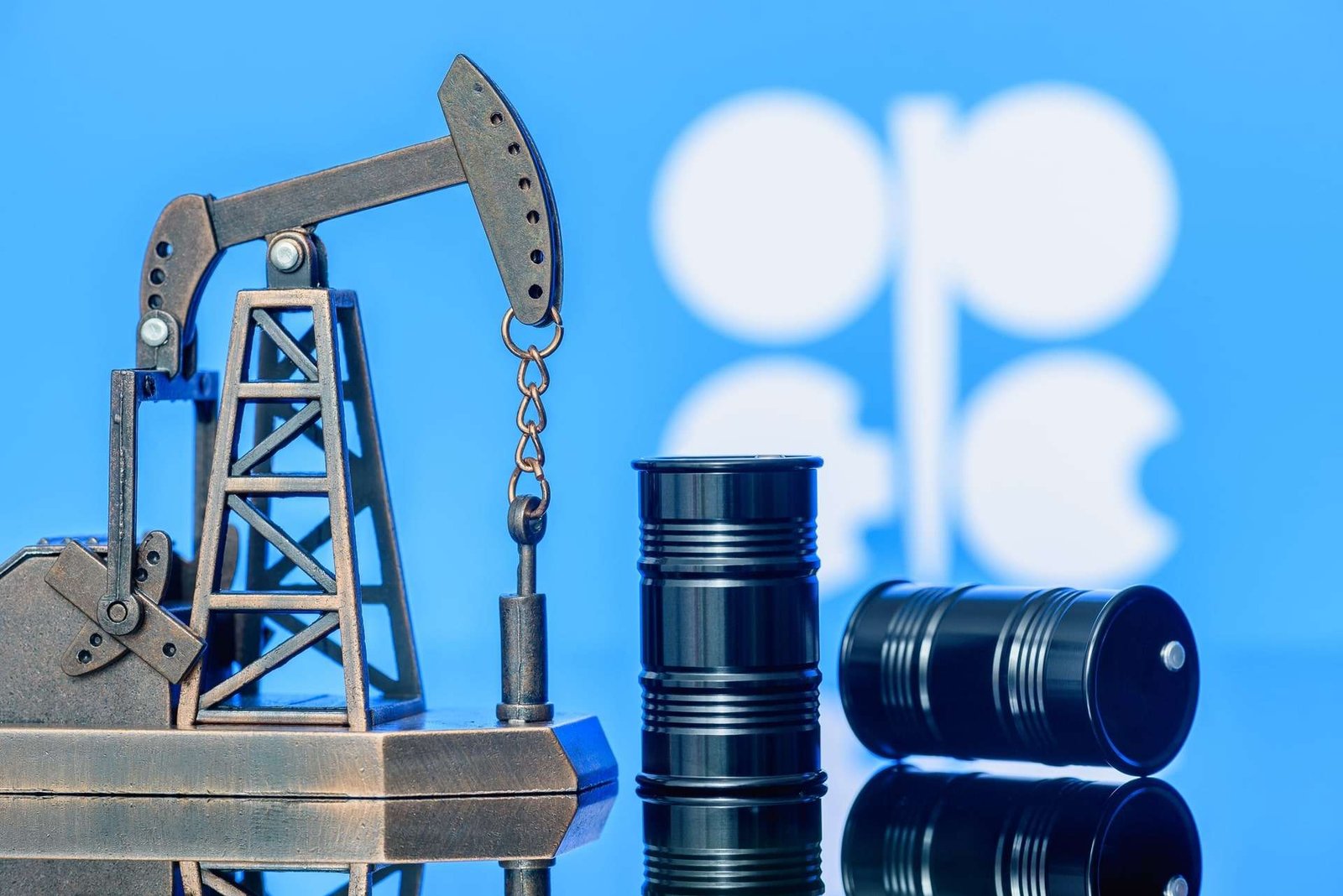 OPEC 2026 küresel petrol talebi için büyüme tahminini düşürdü