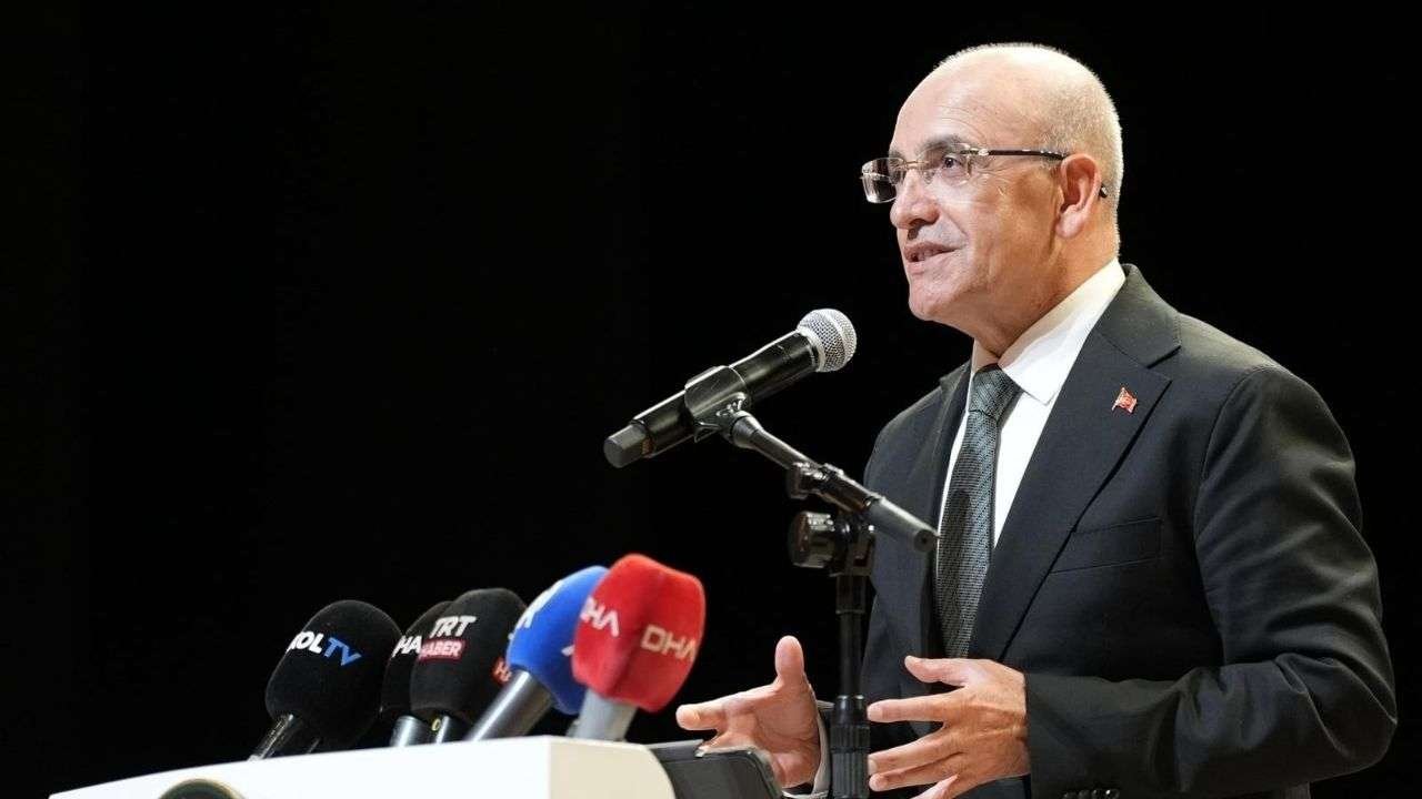 Şimşek: Petrol 100 dolar civarında kalırsa bütçe açığı hedefi aşılabilir