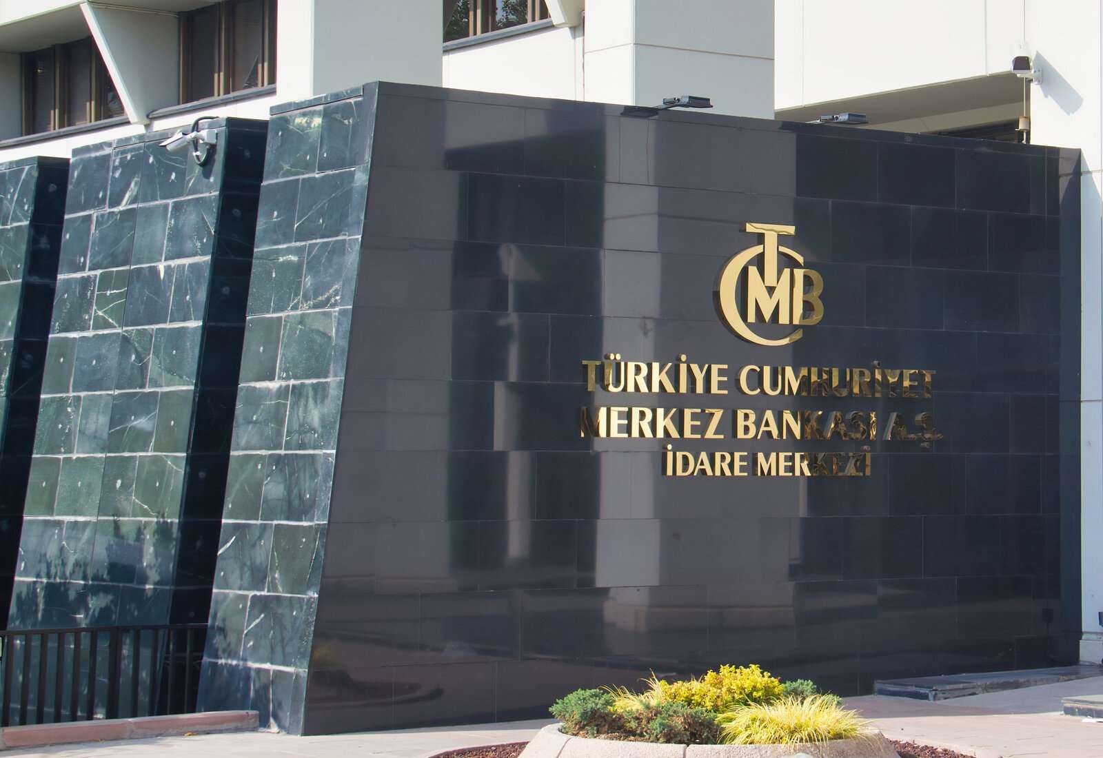 TCMB'nin rezervleri  2,96 milyar dolar geriledi