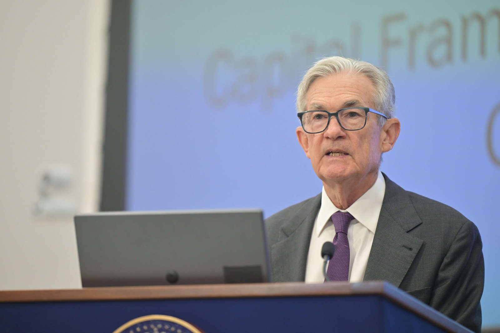 Powell'dan siyasallaşan bir Fed'in bedelinin ağır olacağı uyarısı