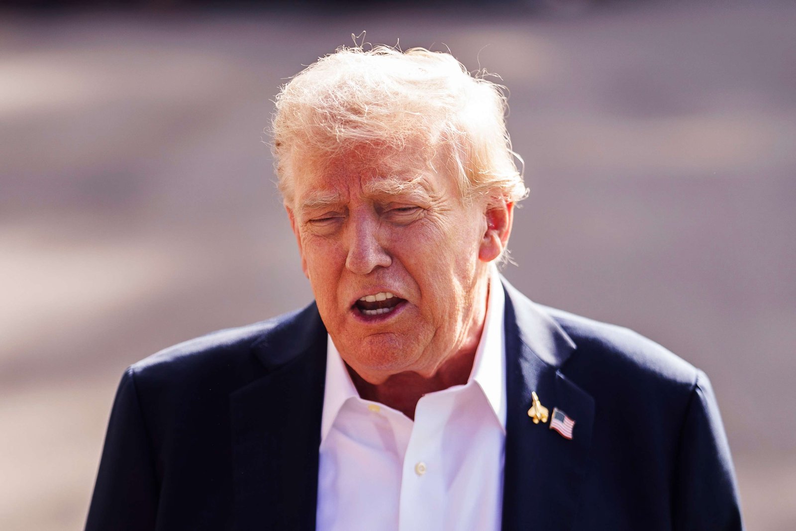 Trump: İran'a çok sert saldıracağız