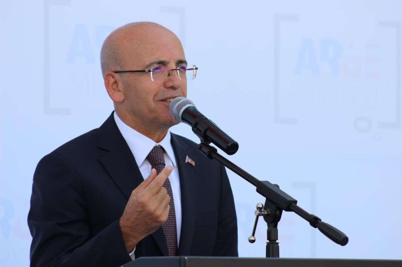 Şimşek: Mali disiplin şoklarla baş etmemizi sağlıyor, dezenflasyon devam edecek