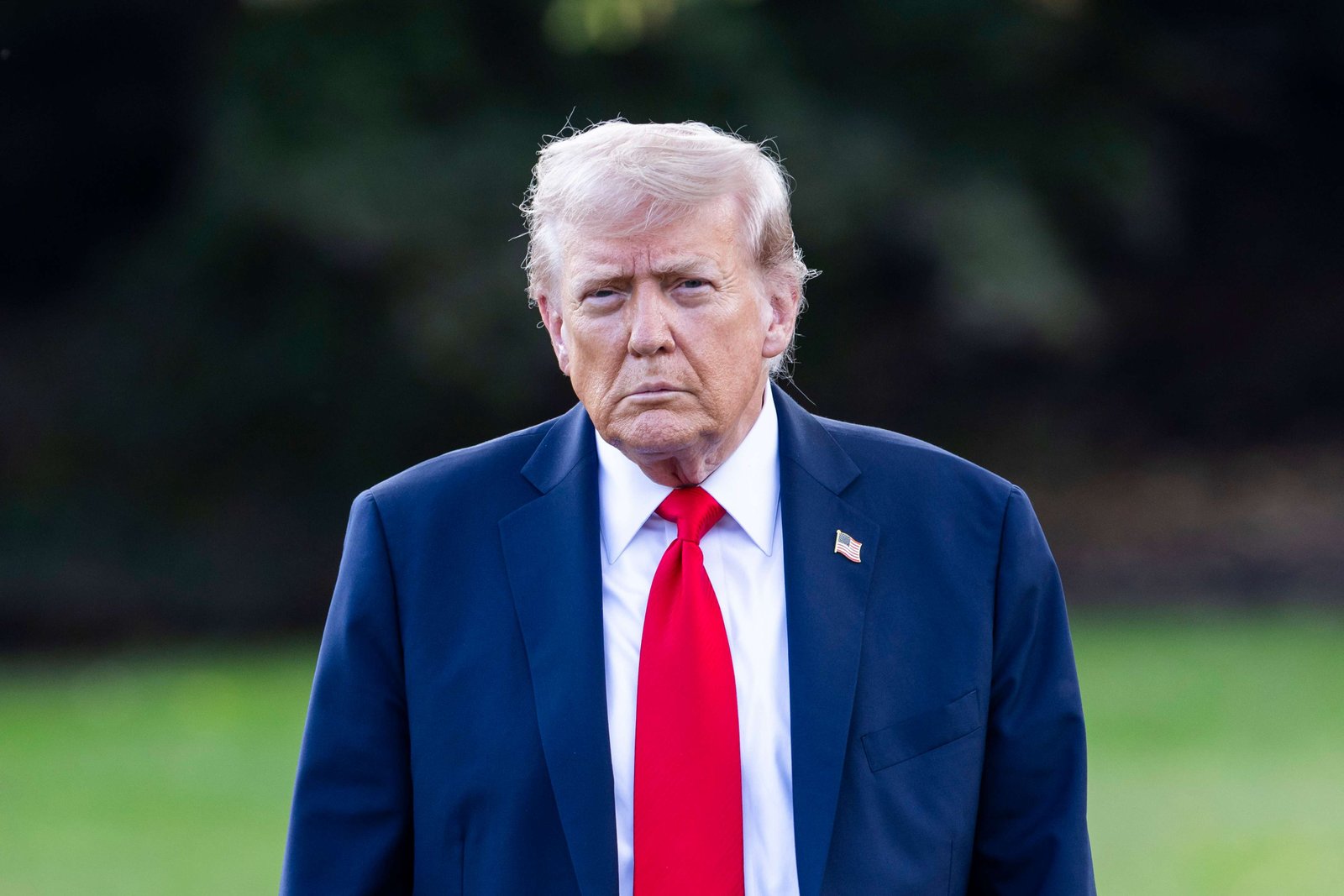 Trump: Petrol akıyor, İran asla nükleer silaha sahip olamayacak