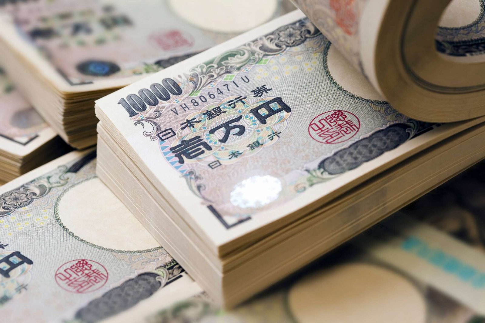 Japonya'dan döviz piyasasına müdahale sinyalleri gelmeye devam ediyor
