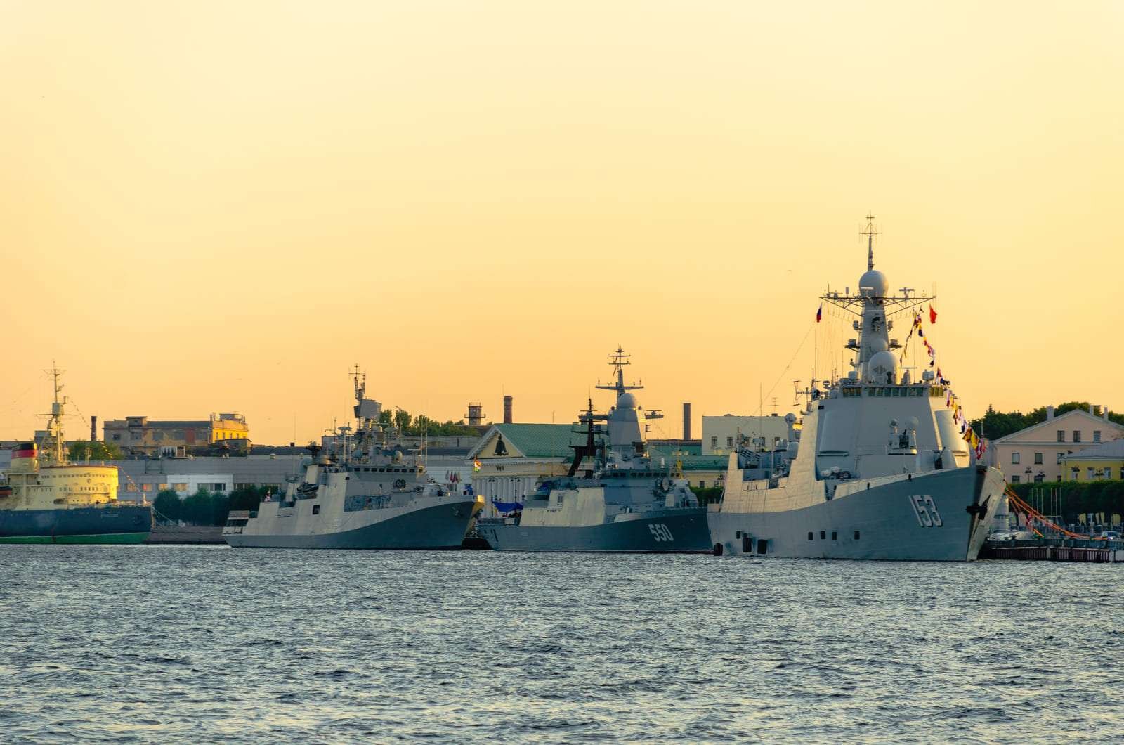 Çin ve Rusya donanmaları Qingdao açıklarında ortak tatbikat yapacak