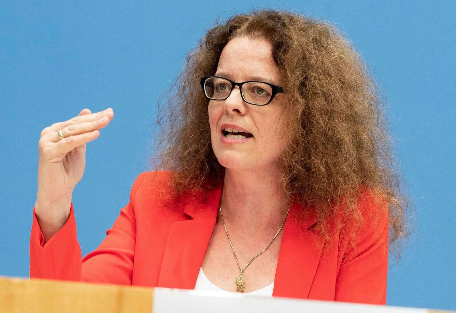 ECB/Schnabel: Petrol fiyatları geriledi ama savaş öncesi koşullara dönülmedi