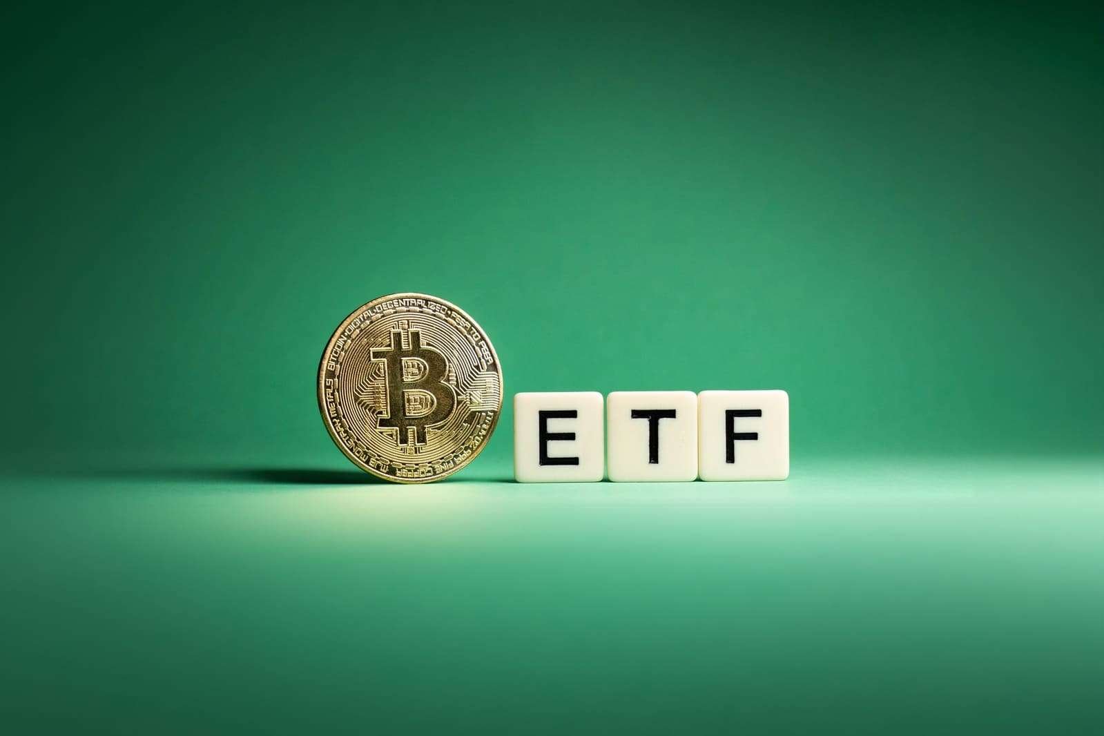 Bitcoin ETF'lerinde beş günlük giriş 727 milyon dolara ulaştı