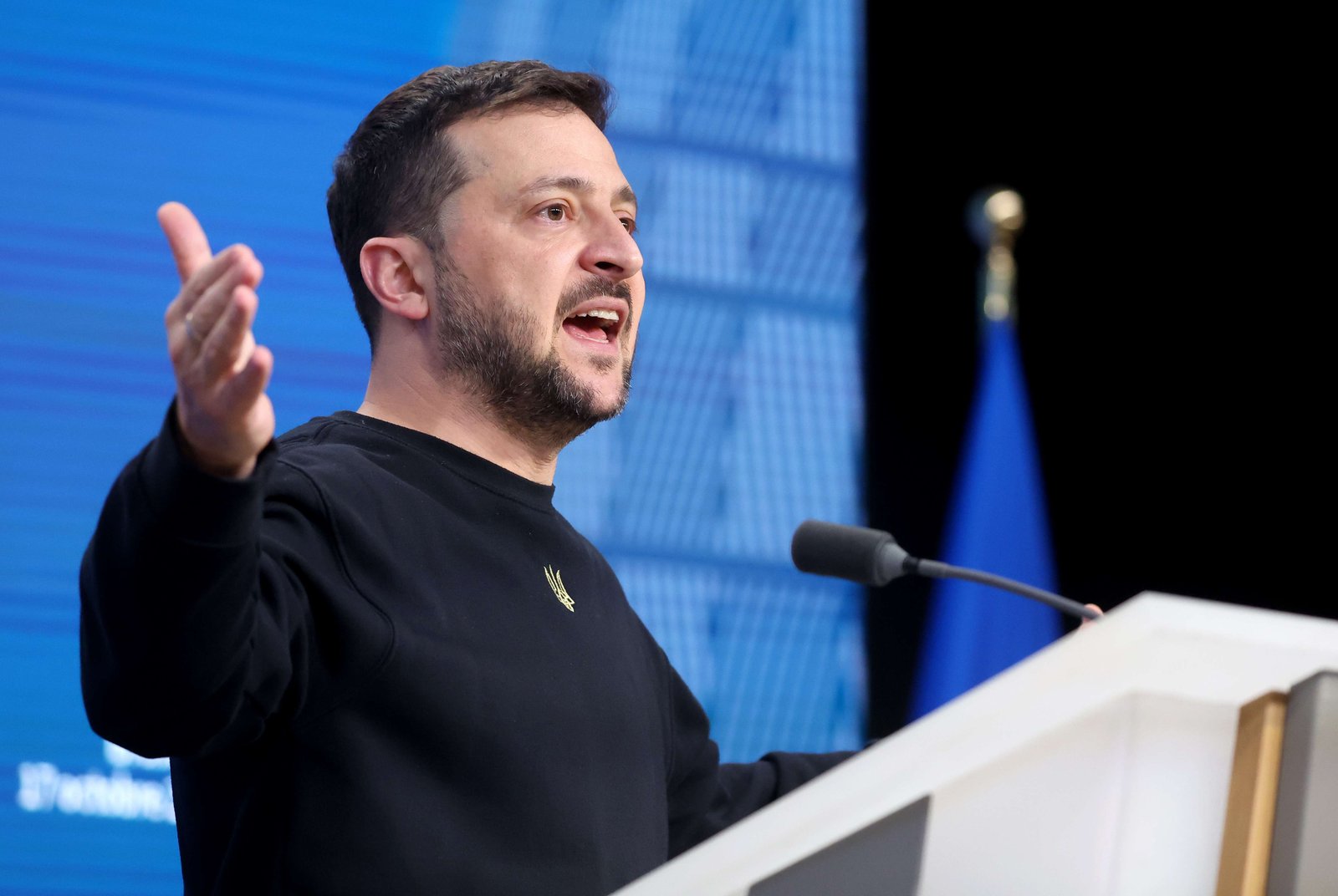 Zelenskiy,  protestoların hedefi olan Genelkurmay Başkanı'nı değiştirdi 