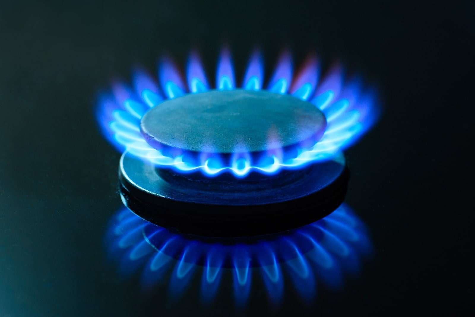 Avrupa doğal gaz fiyatları Orta Doğu kaynaklı arz endişeleriyle yükseldi