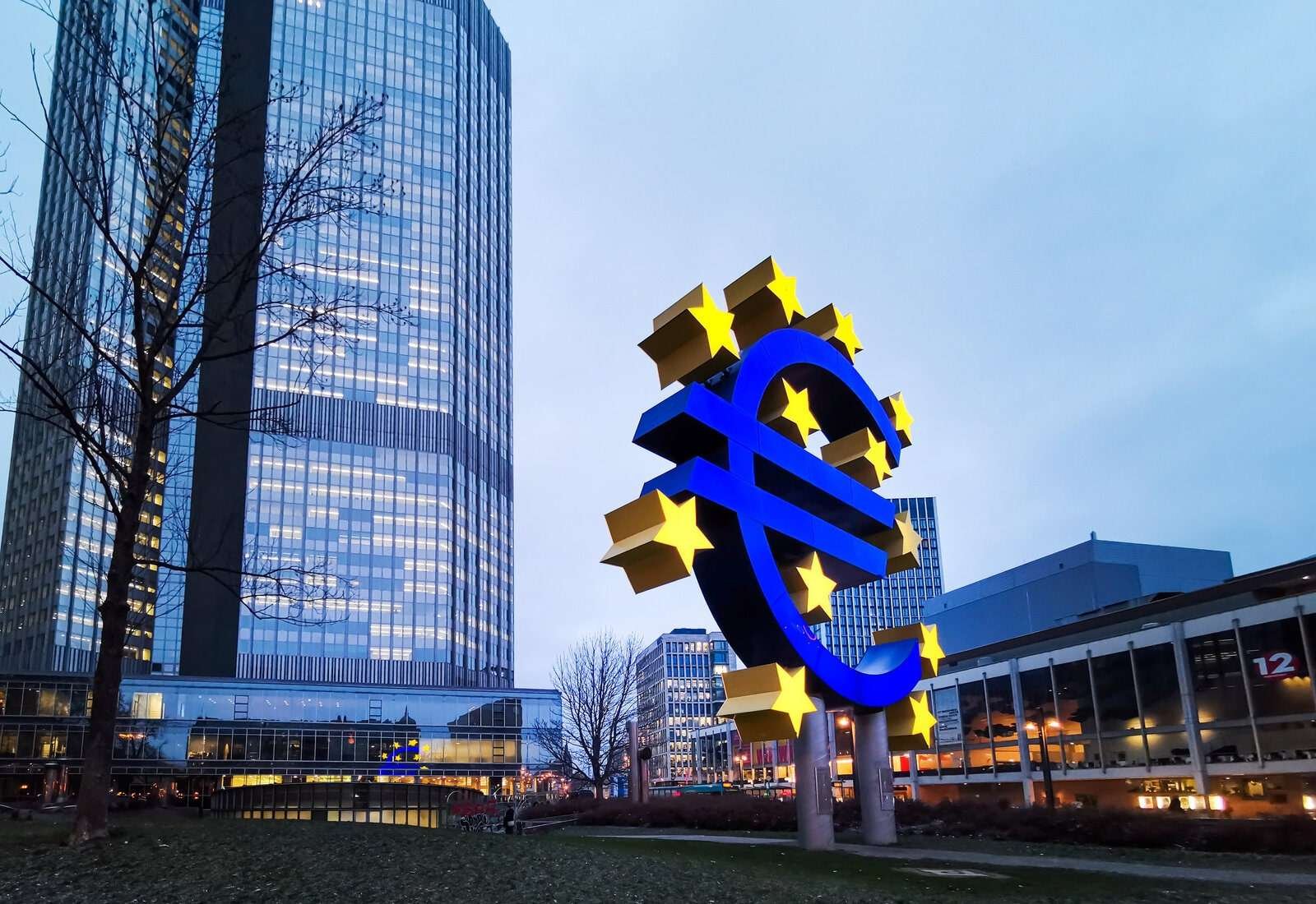 Simkus: ECB'nin faiz artırma ihtimali sabit tutmasından daha yüksek