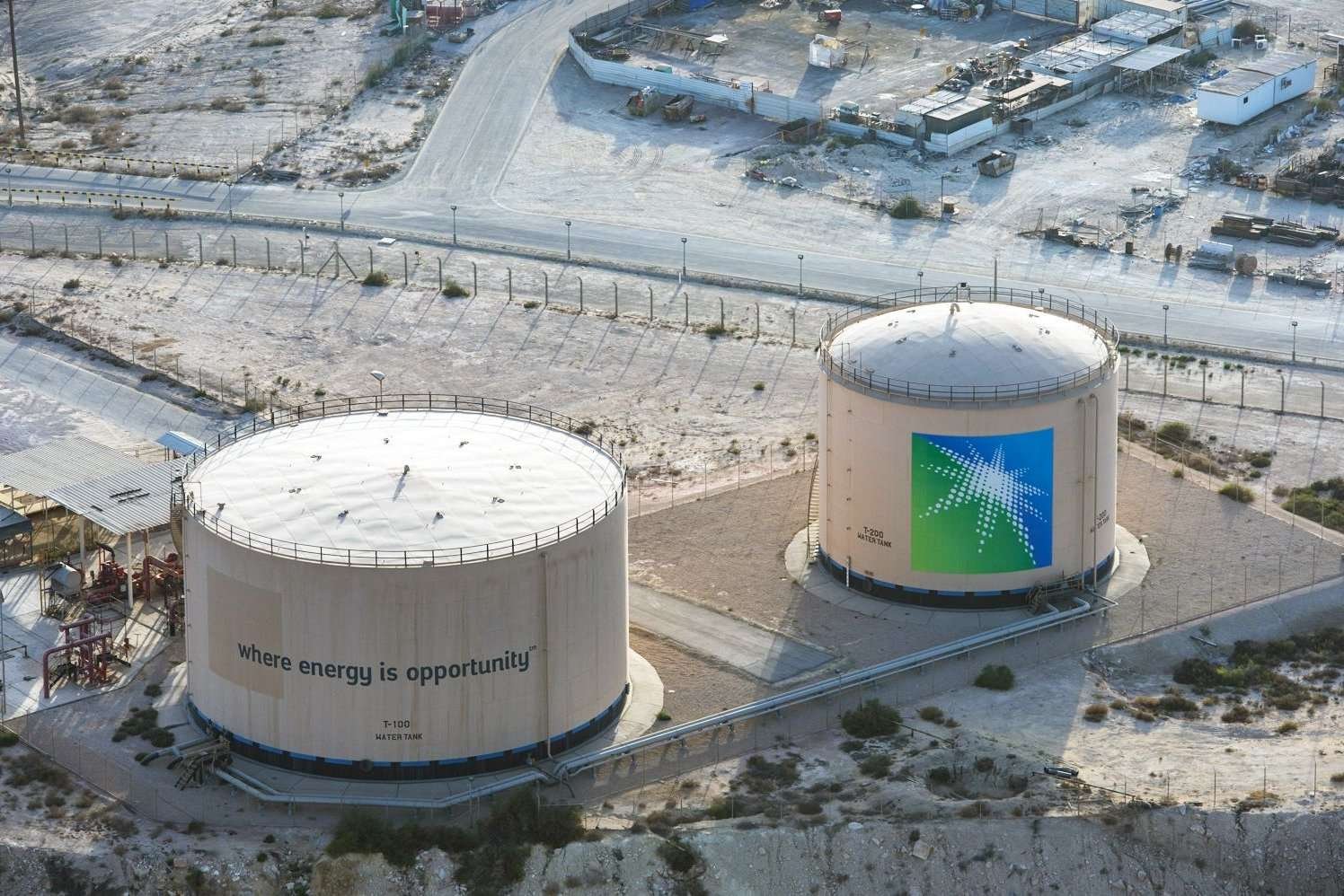 Husiler  Cizan ve Yanbu'da Aramco tesislerini vurdu