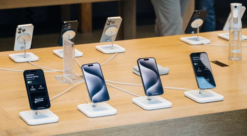 Apple satışlarını iPhone sırtlamaya devam ediyor