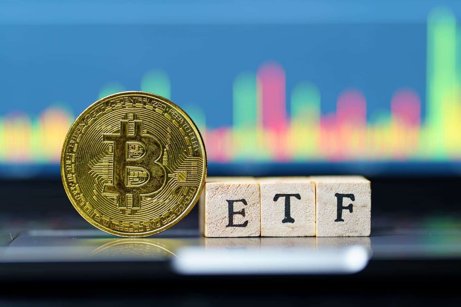 Bitcoin 80 bin doların altına indi, ETF'lere giriş sürüyor