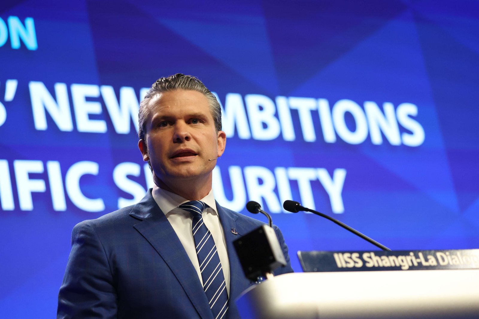 Demokratlardan Hegseth'e sert mesaj: Kongre el değiştirirse azil gündemde