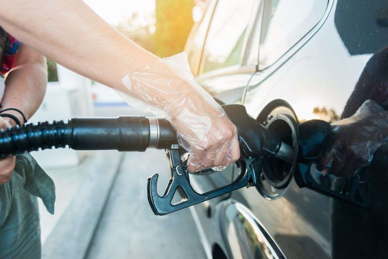 Motorine bu hafta ikinci zam, 100 lira sınırı aşıldı