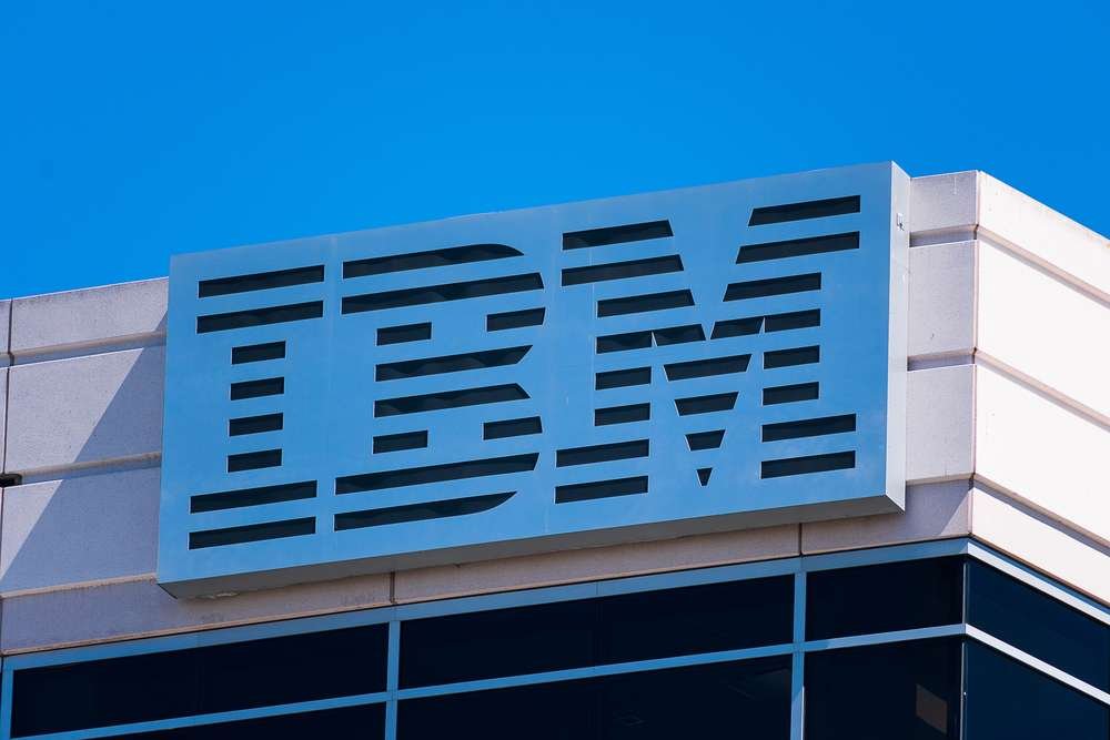 IBM'nin gelir ve karı beklentileri aştı, nakit akışı tahmini yükseltildi
